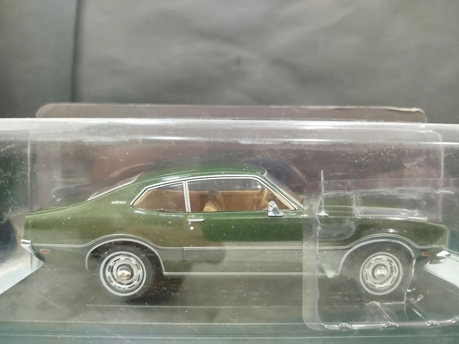 Coche Ford Maverick Escala 1/24